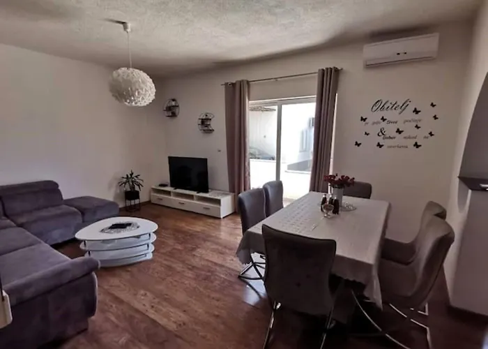 Quiet Family-friendly Apartment *